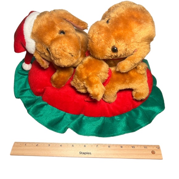 Prima Creations Christmas 3 Golden Retriever Dogs on Bed Stuffed Animal Plush - Picture 3 of 3